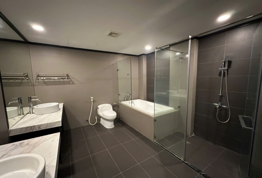 Nice penthouse apartment for rent in Ciputra area 